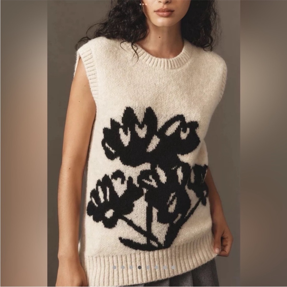 Floral Patterned Sleeveless Sweater - Cream and Black